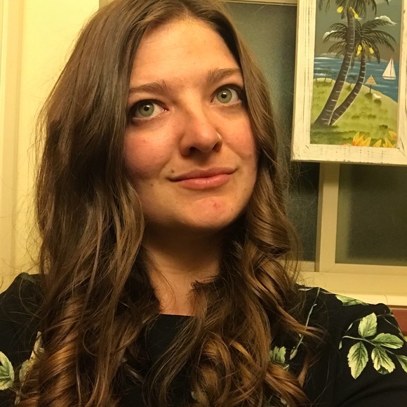 Meet your Posher, Stevi - Picture 1 of 1